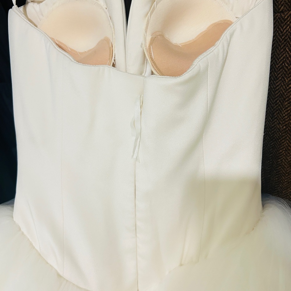 Vera Wang Fernanda Wedding Gown In Pristine Condition - Picture 10 of 11